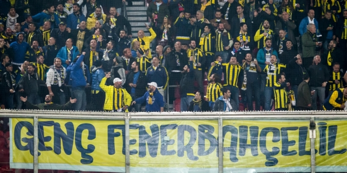 Fenerbahçe en UEFA reageren na Poetin-spreekkoor: 'Oorlog is laf'