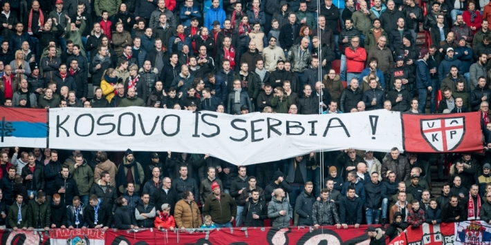 Spandoek van fans FC Twente zorgt voor nodige ophef