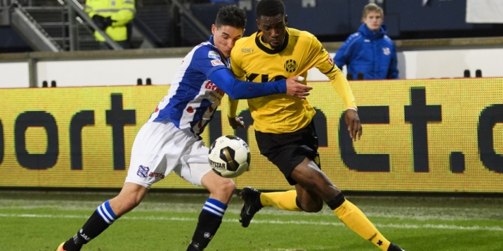 Transfervrije Van Velzen tekent twee jaar bij Crawley Town