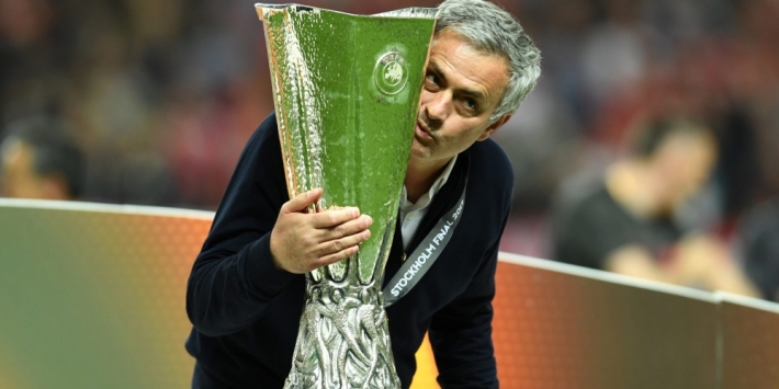 Mourinho: "Ga altijd aan de slag bij clubs in problemen"