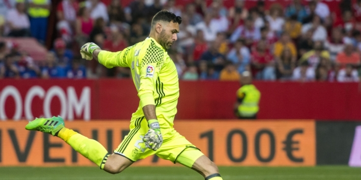 Paris Saint-Germain en Torino beklinken transfer Sirigu