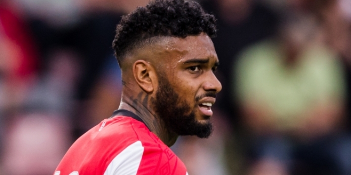 'Voormalig PSV-spits Locadia vlucht uit Iran vanwege onveilige situatie'