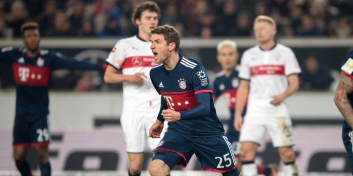 Bayern dankt Ulreich na nipte zege, Schalke 04 gelijk