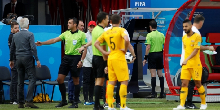 Bas Nijhuis steunt de penalty van Frankrijk tegen Australië