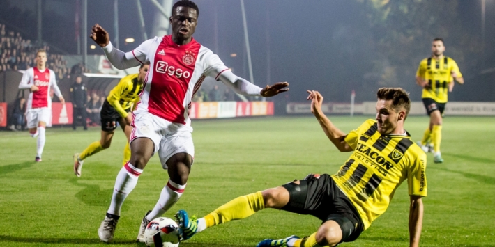 Ervaren jongeling Sanniez transfervrij van Ajax naar NEC