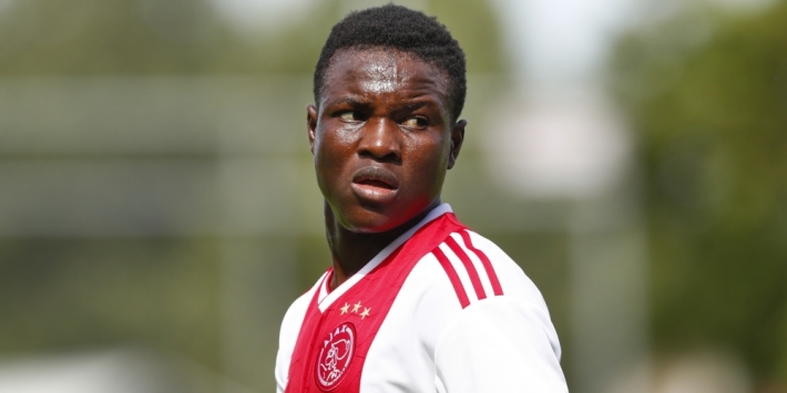 'Hoge vraagprijs Ajax staat terugkeer Bandé in België in de weg'