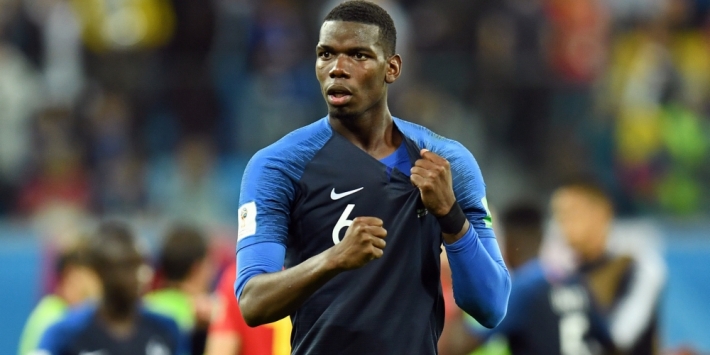 Pogba doet Ronaldo na en haalt bier weg op perspraatje