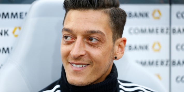 Duitse bond betreurt besluit Özil en verwerpt beschuldigingen