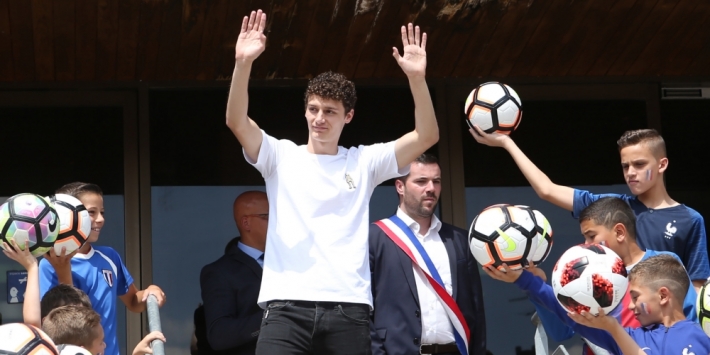 Fransman Pavard maakt de mooiste treffer van het WK in Rusland