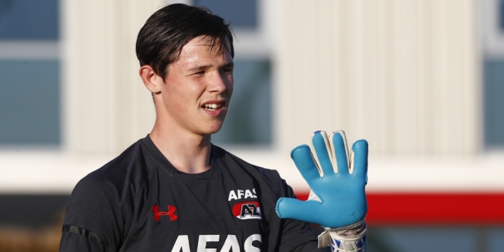 AZ legt talentvolle doelman Bakker (17) voor drie jaar vast