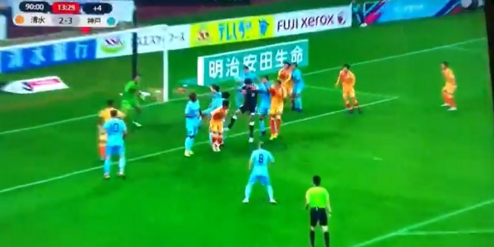 Keeper scoort in 14e (!) minuut blessuretijd tegen Iniesta in Japan