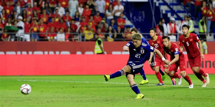 Doan schiet Japan vanaf penaltystip naar halve finale Azië Cup