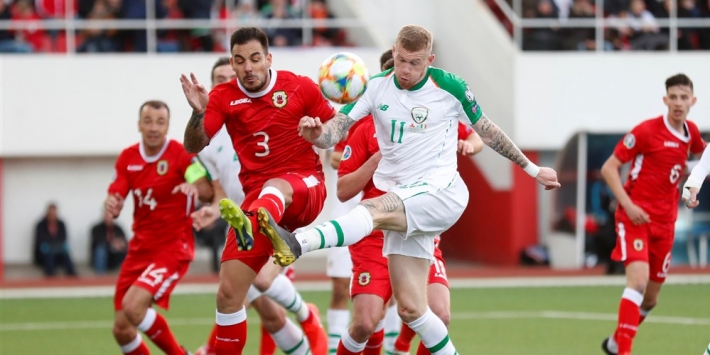 Zwitsers starten goed, moeizaam Ierland in Gibraltar