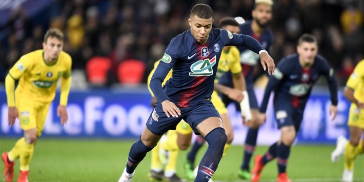 PSG naar bekerfinale ondanks misser Mbappé en rode kaart