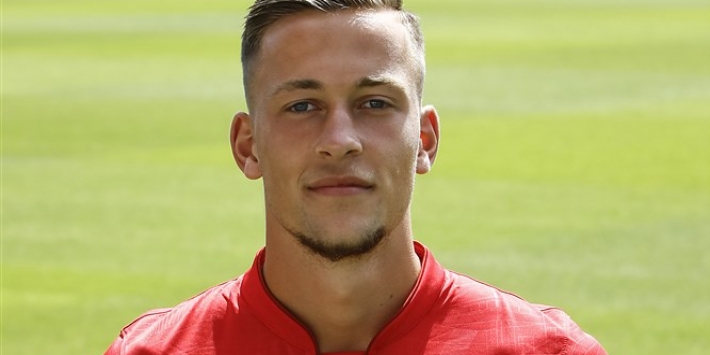 PSV haalt transfervrije verdediger De Haas op bij AZ