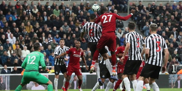 Liverpool blijft moeizaam in Engelse titelstrijd, maar verliest Salah