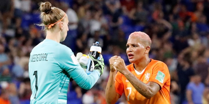 Oranjevrouwen tegen Turkije met Van de Sanden en Van der Gragt