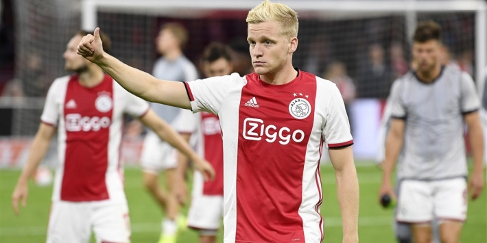 Van de Beek en Marin vervangen Ziyech en Martínez bij Ajax