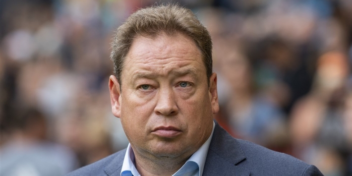 Slutsky baalt: "Nu nog maar vijf verdedigers voor vier posities"