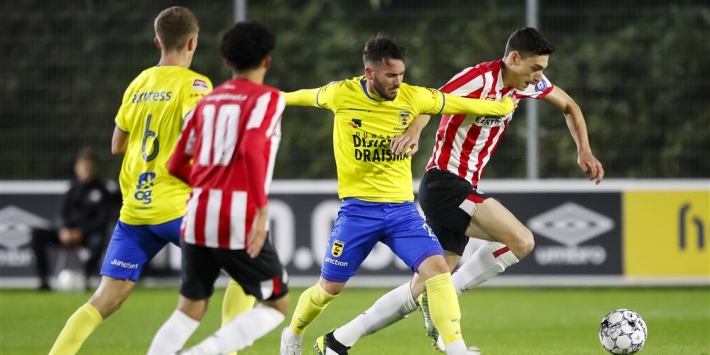 Tiental Cambuur in topdrie na moeizame zege bij Jong PSV
