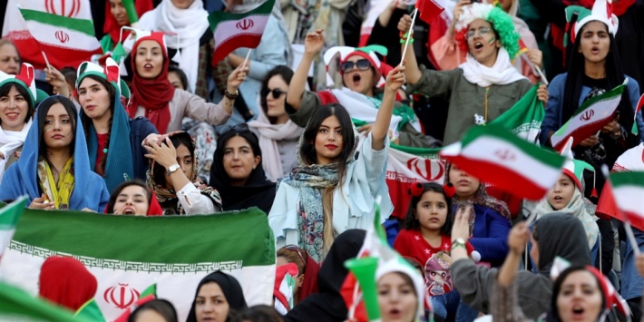 Iran scoort veertien keer in historische wedstrijd