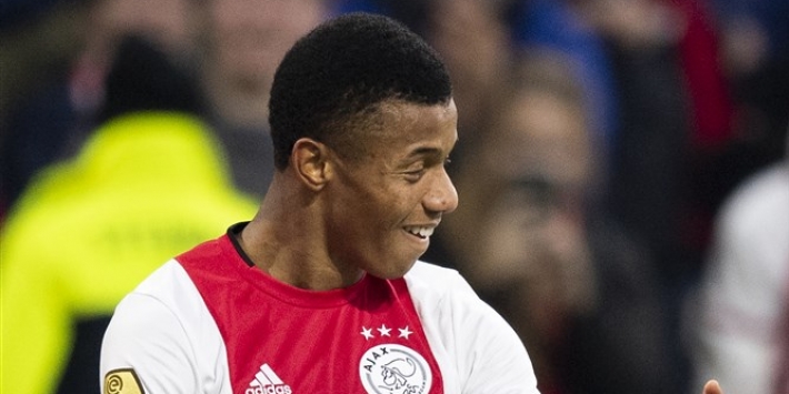 Giovanni koos voor Ajax mede vanwege aanwezigheid Neres