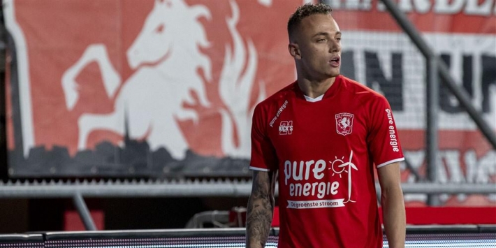 'Lang breekt pink na omhaal, maar blijft inzetbaar bij FC Twente'