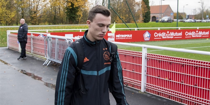 Jong Ajax brengt jongste elftal ooit op de been bij debuut Regeer