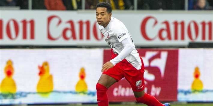 Emanuelson valt in zonder contract: "Speel nu als amateur"