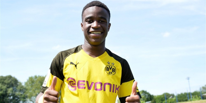 Moukoko (15) binnenkort mogelijk bij eerste elftal Dortmund