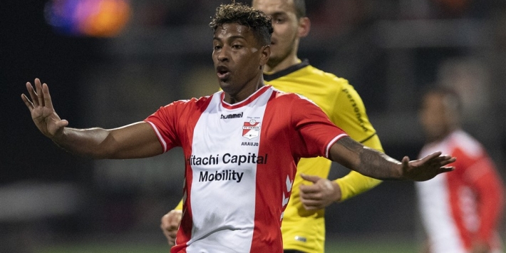 Emmen-speler Araujo mag pasgeboren kind niet zien door corona