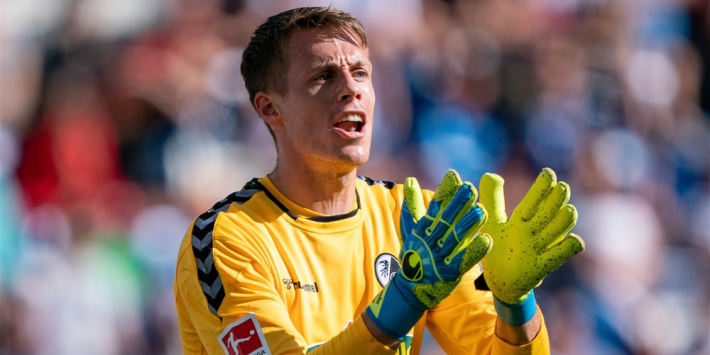 'Ajax laat oog vallen op Duitse doelman Schwolow van Freiburg'