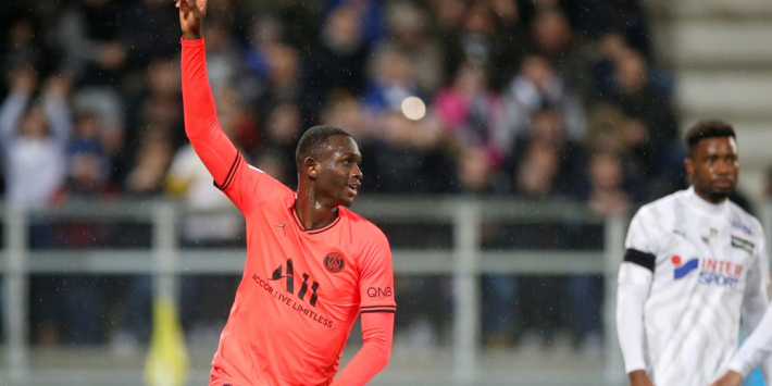 Bayern München haalt toptalent Kouassi transfervrij op bij PSG