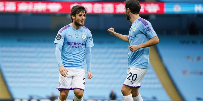 Silva helpt City aan zege, winst Spurs en late domper voor Wolves