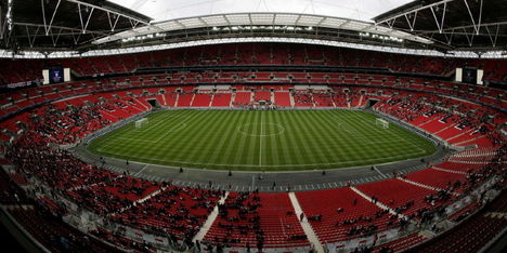 Bekritiseerde grasmat in Wembley vervangen