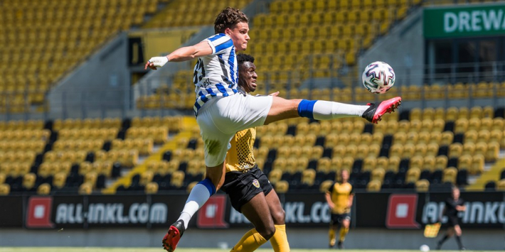 Omar Rekik rondt toptransfer af en tekent bij Arsenal