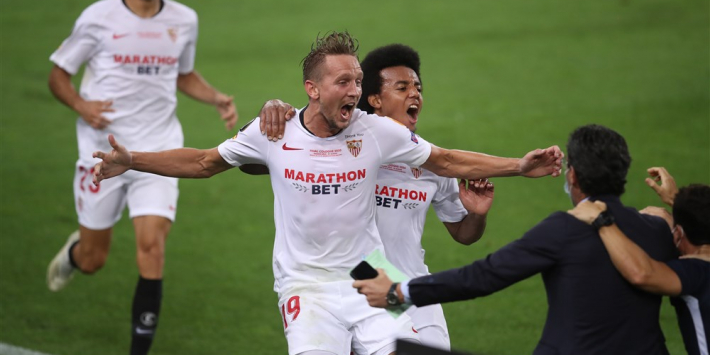 De Jong: "Als ik naar de trofee kijk besef ik dat het voor altijd is"