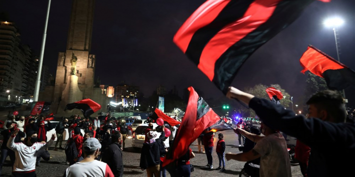 Foto's: fans Newell's Old Boys gaan speciaal voor Messi straat op