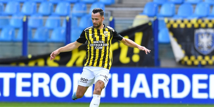 Bruns en Manhoef testen positief en ontbreken bij Vitesse