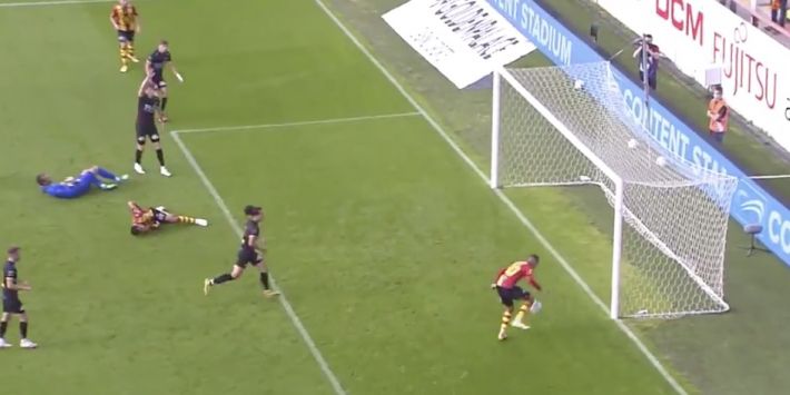 Video: Krankzinnige misser in de Belgische competitie