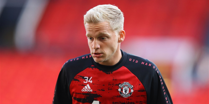 Van de Beek scoort, maar verliest ook bij United-debuut
