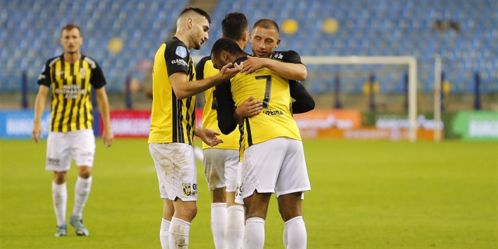 Vitesse boekt eenvoudige zege op zeer zwak Heracles Almelo