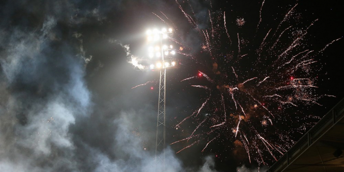 Fans SC Cambuur vieren feest en houden geen afstand