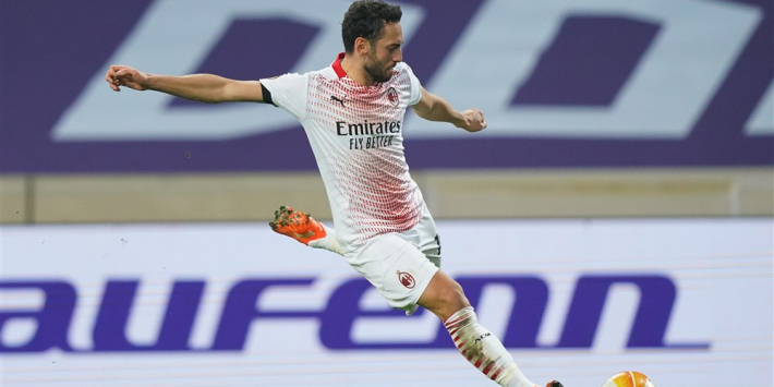 'United dichtbij akkoord met Calhanoglu, concurrent Van de Beek'