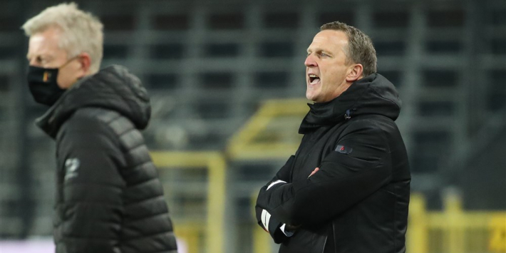 Van den Brom herpakt zich met Genk; Sevilla verspeelt punten