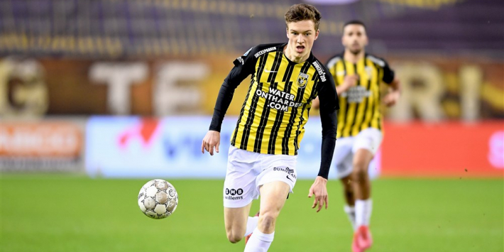 Huisman (18) tekent razendsnel een nieuw contract bij Vitesse
