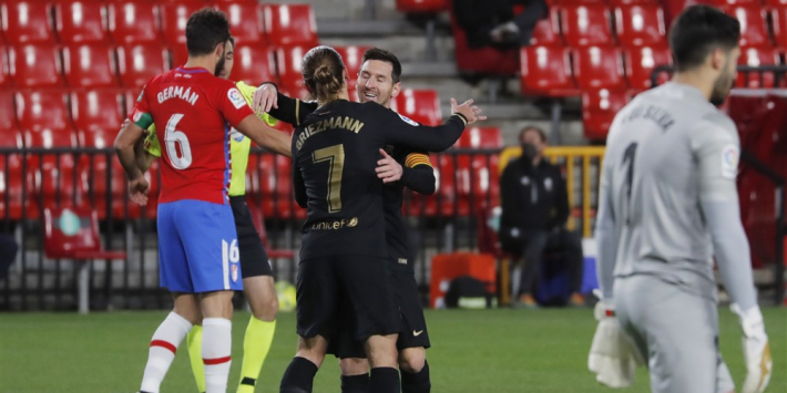 Swingend Barça dankzij Messi en Griezmann langs Granada