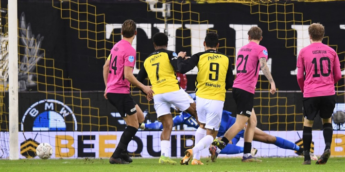 Spelersbus FC Utrecht opgewacht na verlies: "Het is menens"