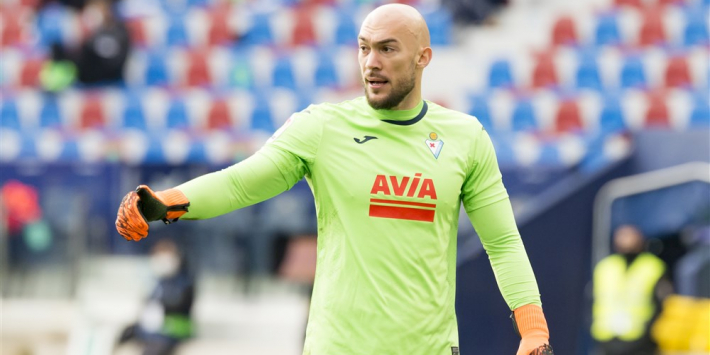 Bizarre beelden: Eibar-keeper scoort penalty tegen Oblak