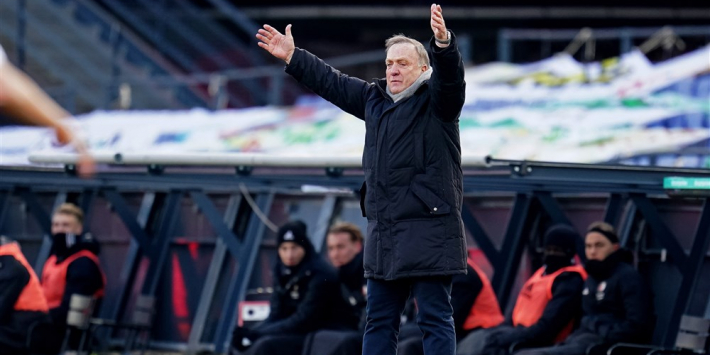 Advocaat blijft nuchter: "Het is hele seizoen al erop of eronder"
